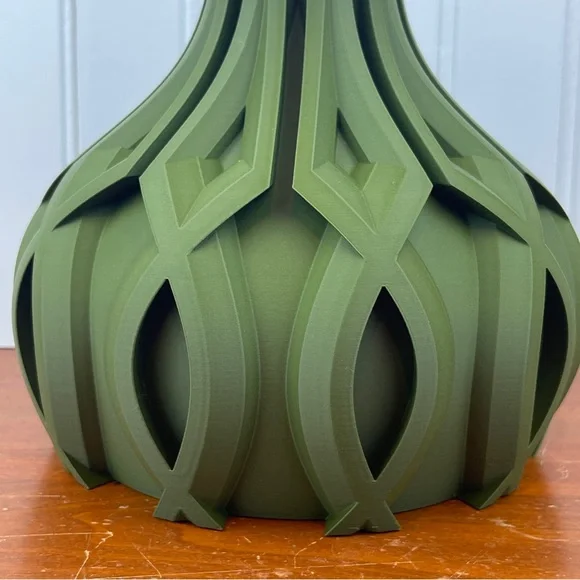 Modern Minimalist Flower Vase, The Linse Short Vase - Picture 3 of 8